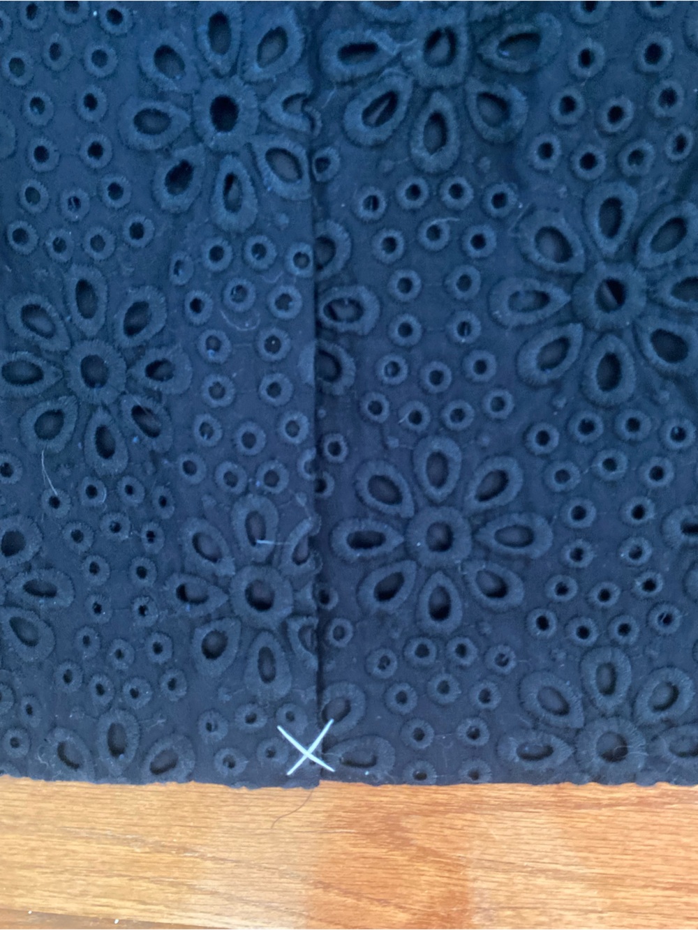 J. Crew No. 2 Pencil Skirt Navy Blue Eyelet Embroidered Cotton Size 8 - Picture 7 of 10